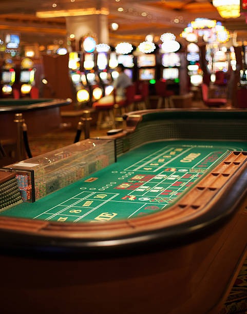 Live dealer at blackjack table in capjikia 88 studio